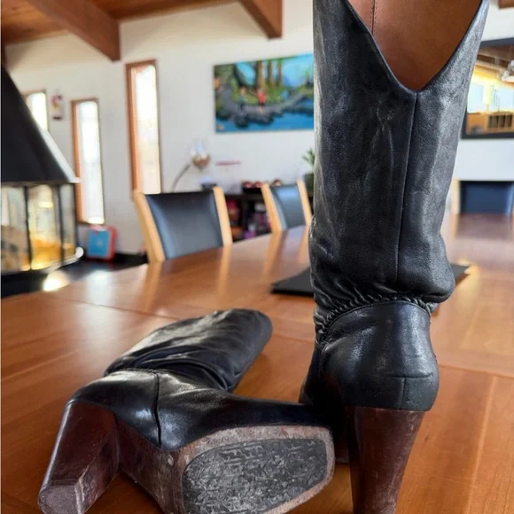 Frye Black Leather Heeled Boots - Picture 6 of 9